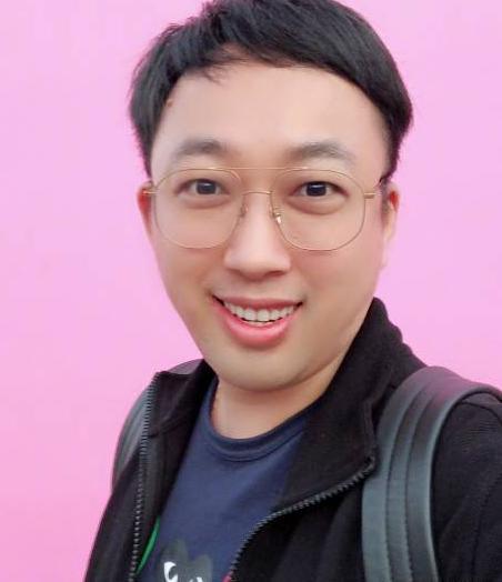 于正发文疑似辟谣代孕当爸:不过是江湖里的傻人,他不是我