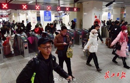  安检@春运首日：下火车换地铁，不用安检啦！