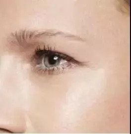 让你瞬间显老10岁的皱纹，你注意到了吗?