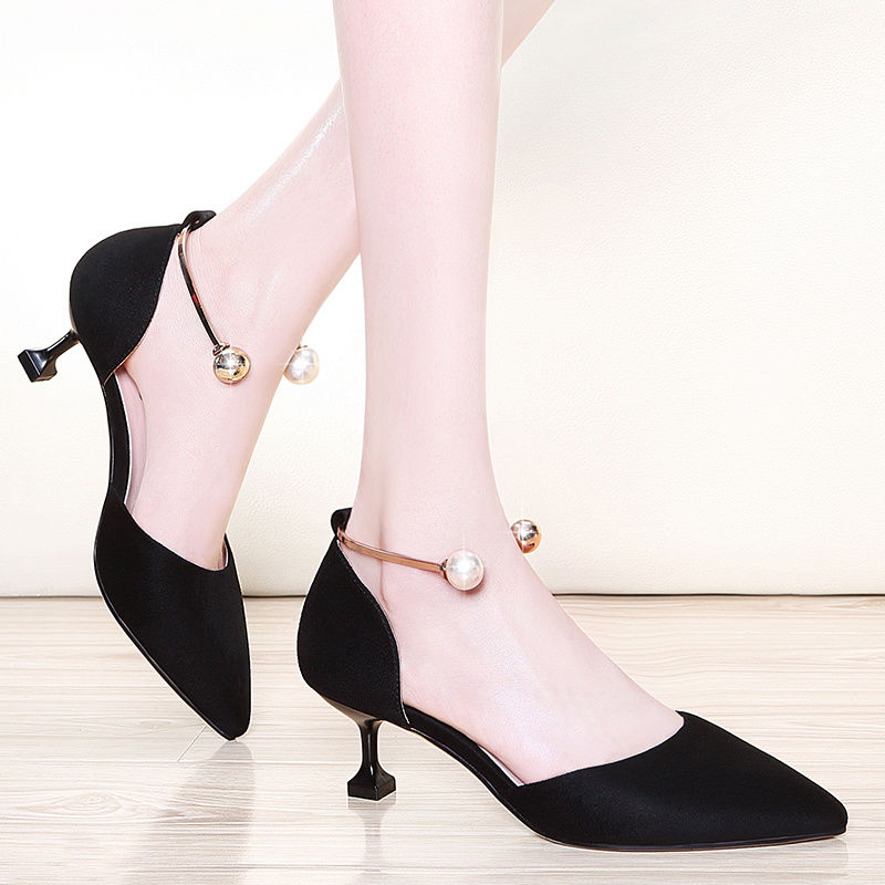 去香港才知道，原来香港女人都这样穿鞋，太迷人，快买三双送女友