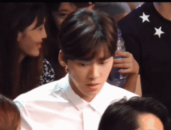 彩妆迷 | 衣橱中必有小黑裙,那么唇膏中的“小黑裙”是哪个色号?