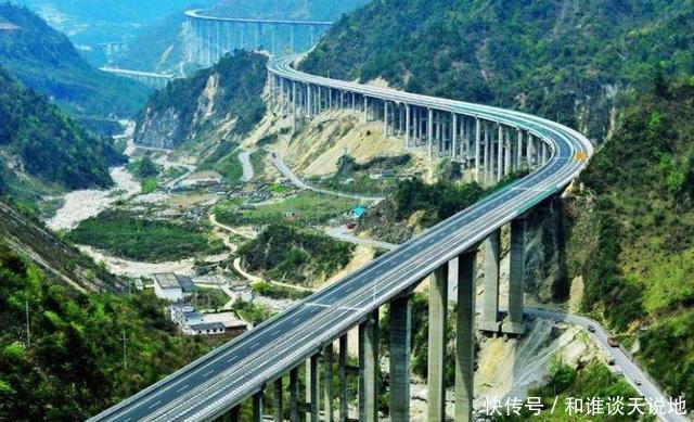 云端上的高速公路雅西高速：中国的逆天工程，想来自驾游吗