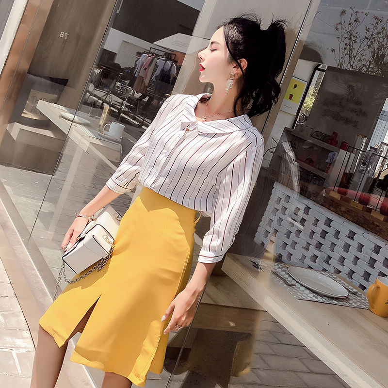 新出的套装真是漂亮!真是谁看了都忍不住想买，款款都贼洋气美嫩