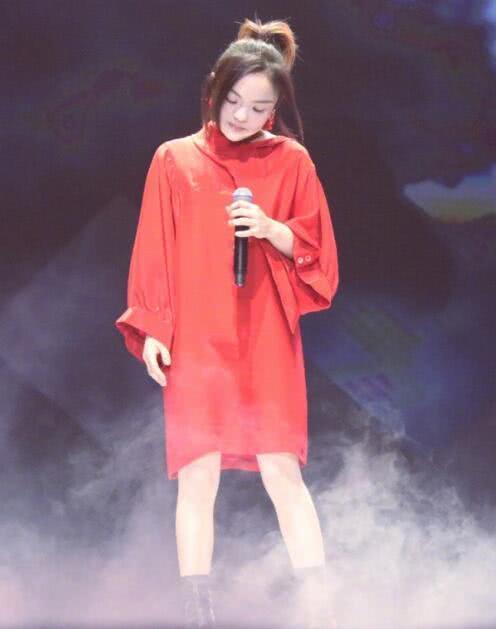 徐佳莹狂瘦13斤变细腿辣妹，公开减肥方法，网友：臣妾做不到啊