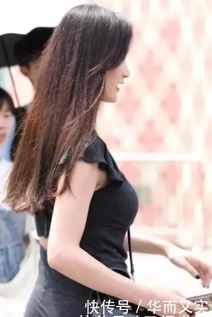 『短裙』黑色修身短裙，简约不简单的设计，美丽大方