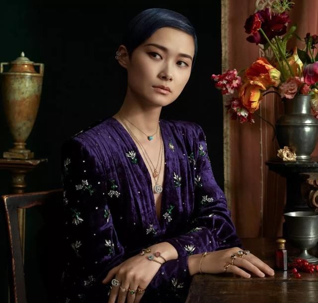 每周芭报|Dior开始卖公仔了!唐嫣居然会说土味情话?