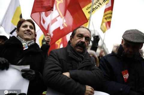  「改革」法国爆发25年来最大规模罢工 国家面临瘫痪