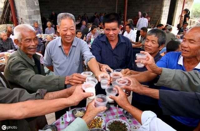 农村兴起两大新型酒席“冷席”和“无酒席”,咋回事看老农咋说！