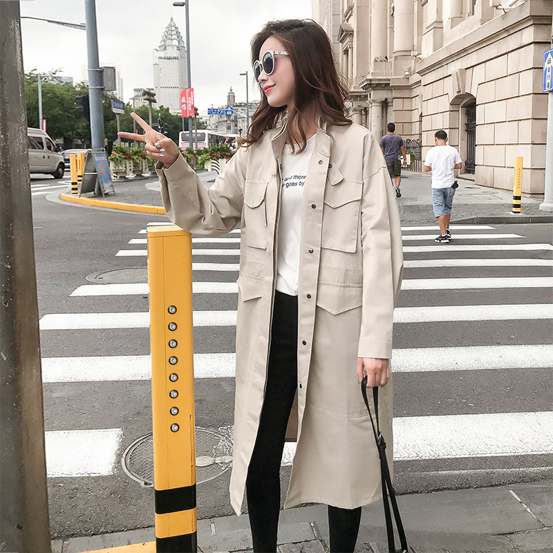 40岁女人秋天别只穿打底衫，今年穿大衣才时髦，宁吃馒头也要买