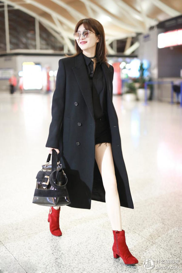 男生夏季穿搭 篇四:男生夏季色彩搭配:黑