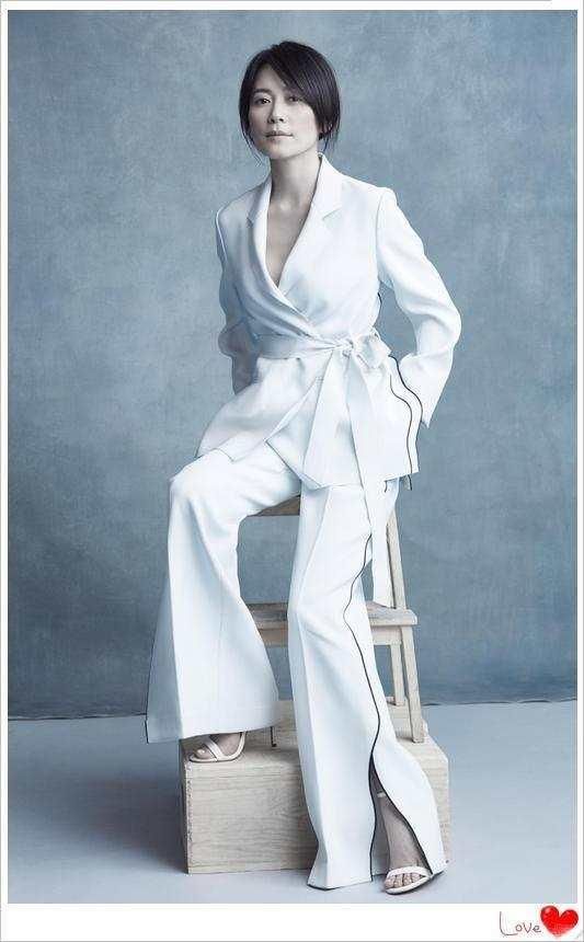 俞飞鸿这裤子够紧了，还提这么高，网友：看着都难受