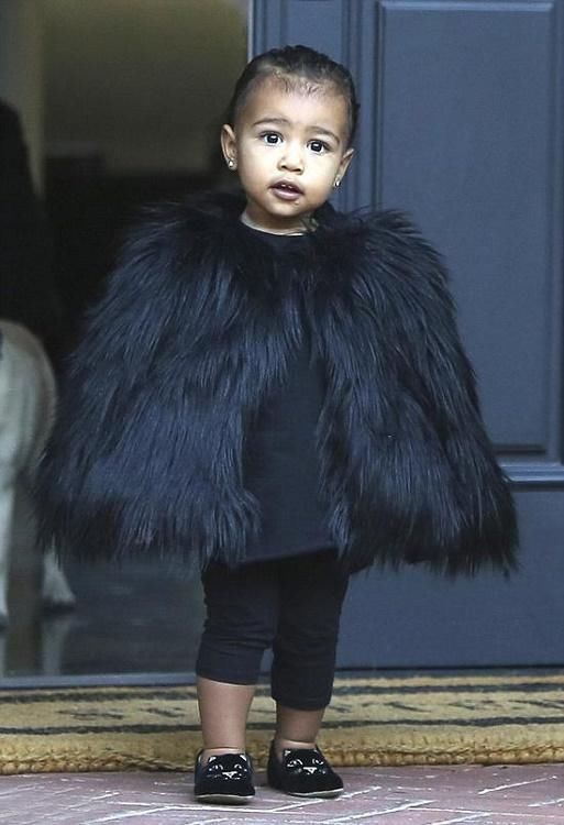 当卡戴珊女儿遇见贝克汉姆女儿，差距一眼看出，网友：品味很重要