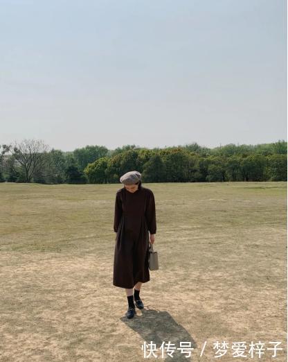  设计会■初夏来临怎么穿出高级感，同色穿搭这么穿试试看
