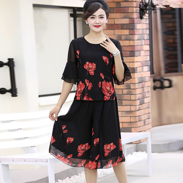 倘若你是70后，打扮的气质点!推荐多穿这秋装，逆龄又提气场