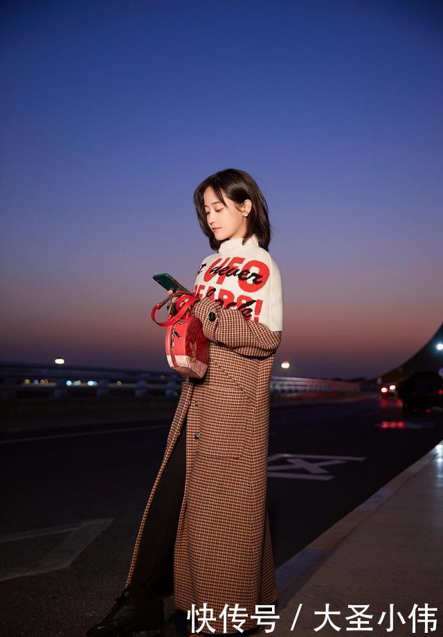 #感好#吴宣仪元气感好强,穿绿色格纹衬衫美到心坎,不愧是90后当红小花