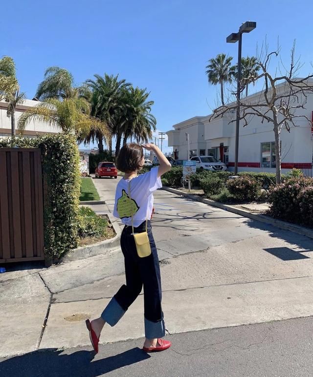  [牛仔裤]同样是穿牛仔裤，为什么别人穿得比你温柔？韩系穿法了解一下