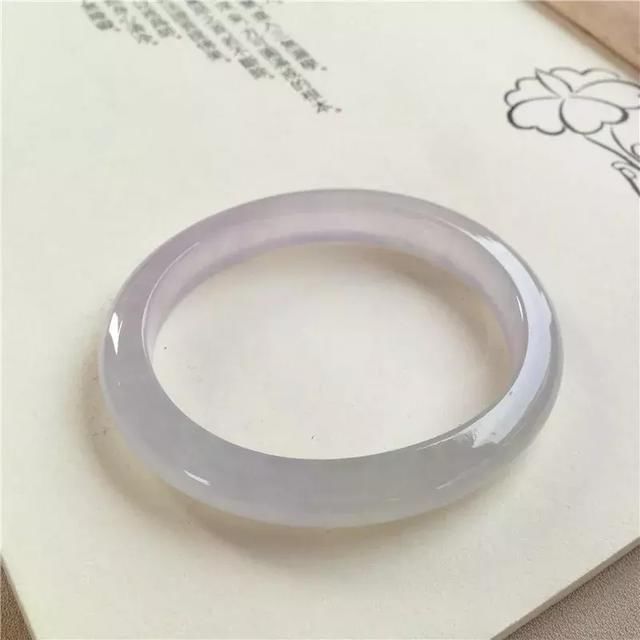 580万缅币拿下的原石，切开后裂得一塌糊涂，最后却大失所望！