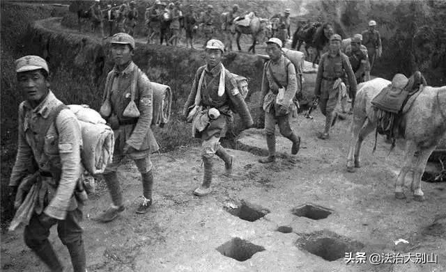 抗日战争年代，八路军、新四军各级人员月收入是多少？