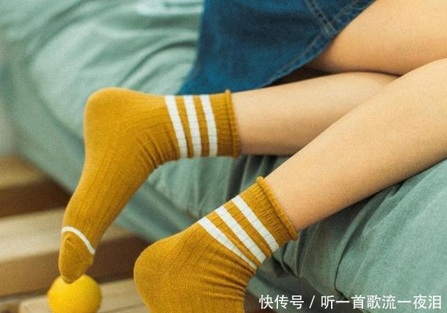 袜控带你解锁，复古文艺小清新的街头造型