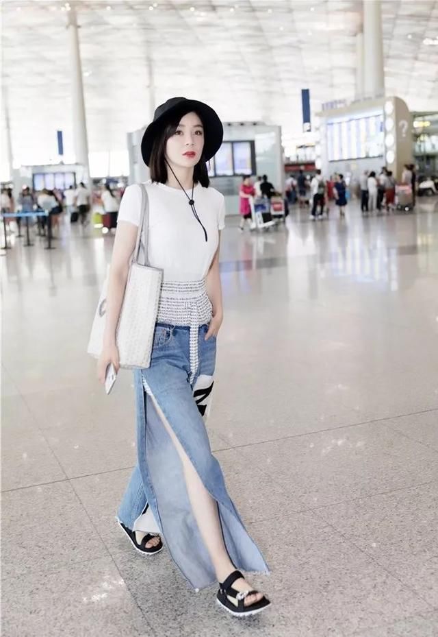 巧穿搭|吴宣仪这双凉鞋还可以，显腿长