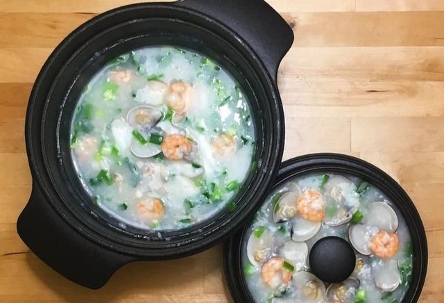  「美食」宅在家中吃美食：海鲜粥