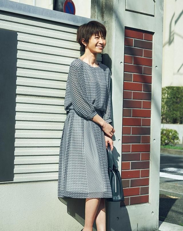  『都市』都市白领的时尚穿搭,简单干练有气质,网友原来职业女性这么美