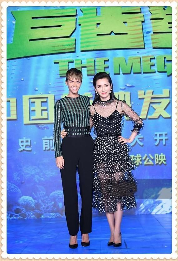 当杨紫琼和李冰冰同穿蛋糕裙的那一刻,我才知道什么是真正线条美