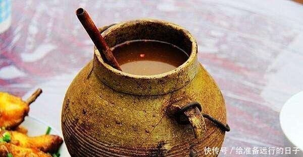 四川这个单字县人口众多, 有多个火车站, 特产黄花菜