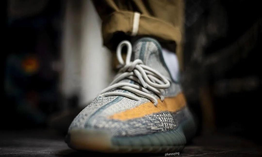  『倒闭』Yeezy 350 炭黑、蓝灰新配色曝光 网友：倒闭警告