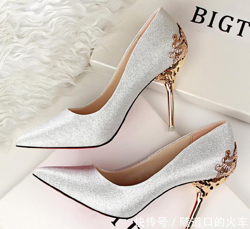 女人如果经济条件允许，建议穿这几款高跟鞋，显高不止十公分！