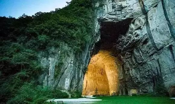 中国境内居然隐藏了一个旷世仙境，连外国人都被折服