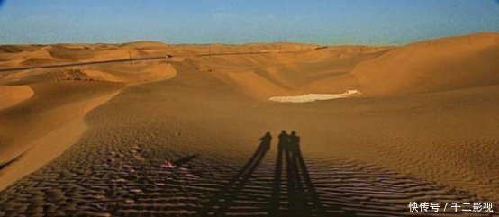  [堪称]此沙漠下面有片海，是美国五大湖总和的十倍，堪称奇迹