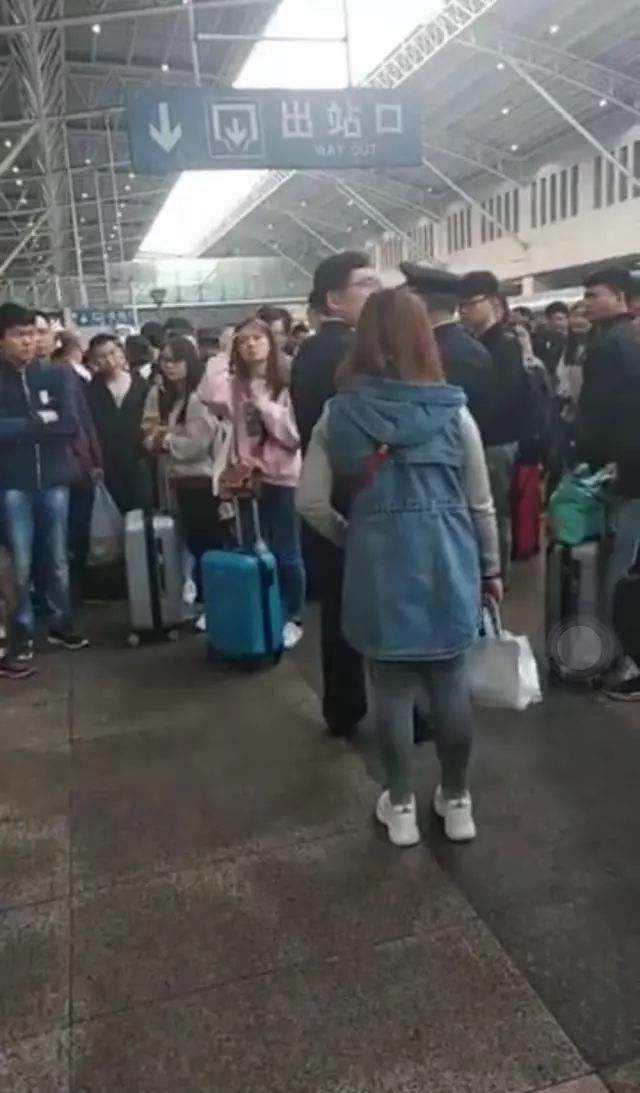 已证实！动车组列车禁止车上办理延长补票！出站补票额外加收50%