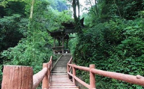 成都附近良心景区，大山深处避暑胜地，很多人都不知道