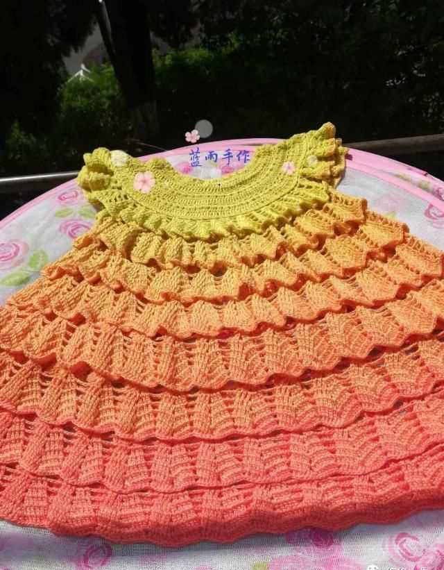  「蛋糕」淘气编钟：钩针女童套头公主蛋糕连衣裙（有编织图解）