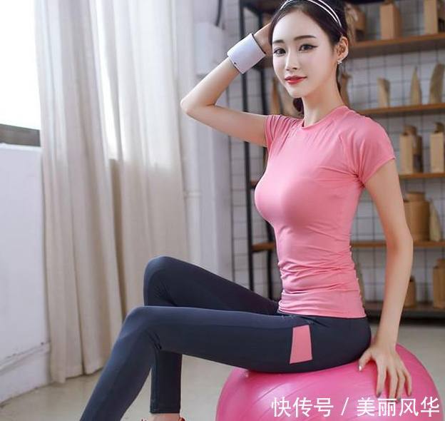 靓丽迷人的打底裤美女，双腿修长，散发自信的气质！