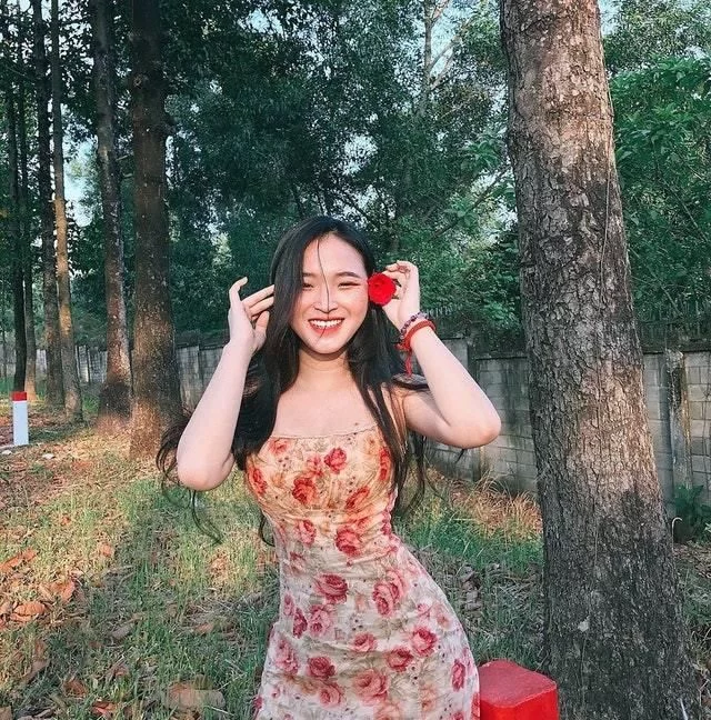 越南网红Bao Tran穿上传统服饰奥黛 尽显纤瘦玲珑身材 妹子图 热图4