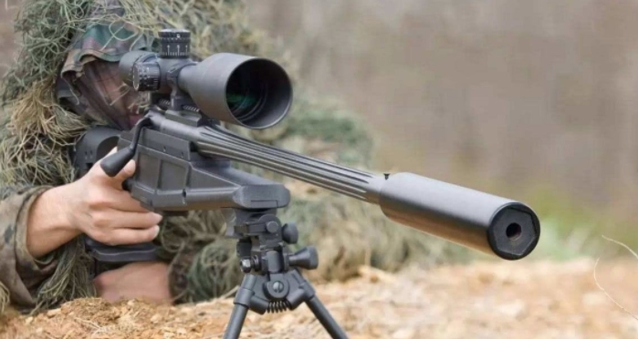 为何狙击手射击时，都瞄准胸口而不是头部？只有当过兵的才知道