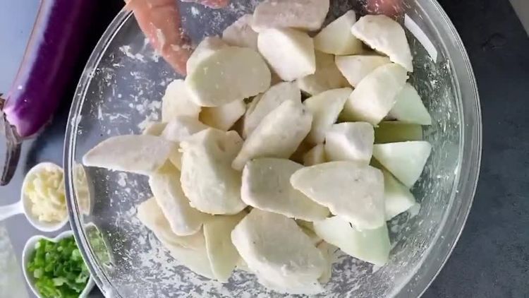 极其:糖醋茄子的做法,外焦里嫩不油腻,酸甜味美极其下饭