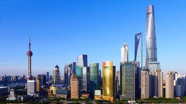  摩天大楼|中国第一高楼，耗资148亿元高达632米，坐一次电梯要18