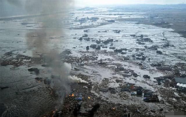 日本水位急剧上升，台风加地震“组合拳”威力太大，节奏不对啊