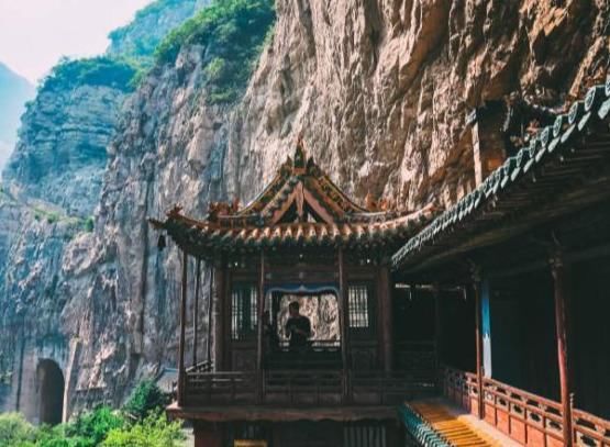 比少林寺还悠久的寺庙，建于恒山悬崖峭壁之上，竟从未遭到破坏