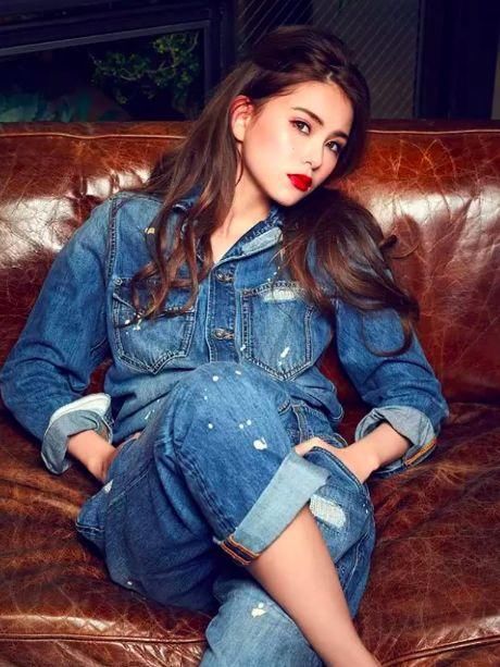 6位女星同穿连体裤，关晓彤好女人，热巴超酷，昆凌像变了一个人