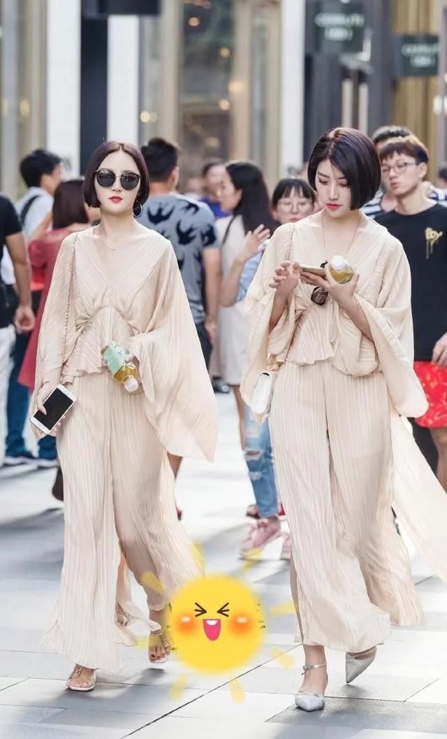 北京街拍 三里屯美女年纪轻轻又容色清丽，婆娑妩媚,你会心动吗