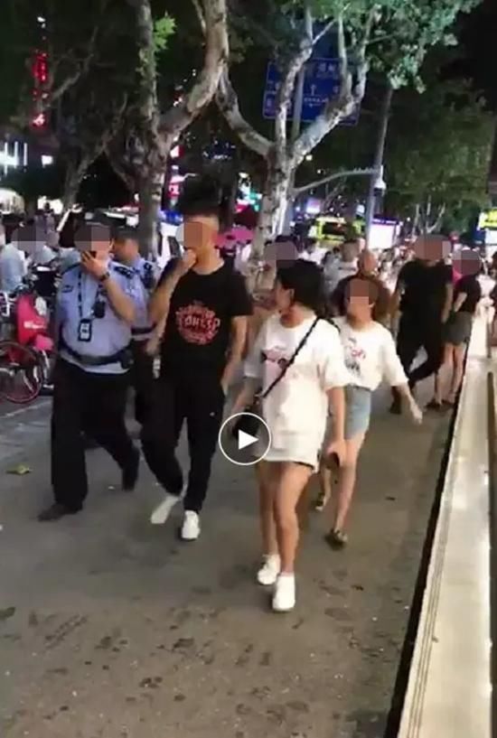 嘉兴人朋友圈热传的中山路小孩被拐是谣言!