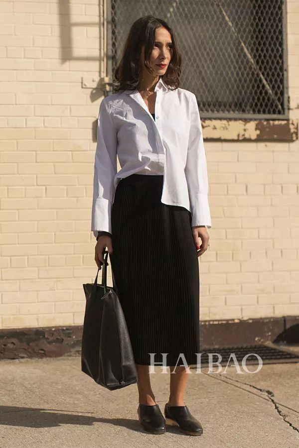 好看| 石原里美游香港穿这样!黑白单品永远不过时还用强调?