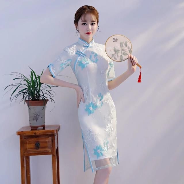 少女民国风旗袍，新款时尚单品，引领穿搭新风潮！