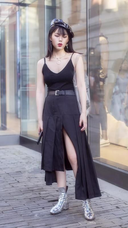 街拍武汉:秋天挡不住优雅风情，黑色的诱惑正轮番上演