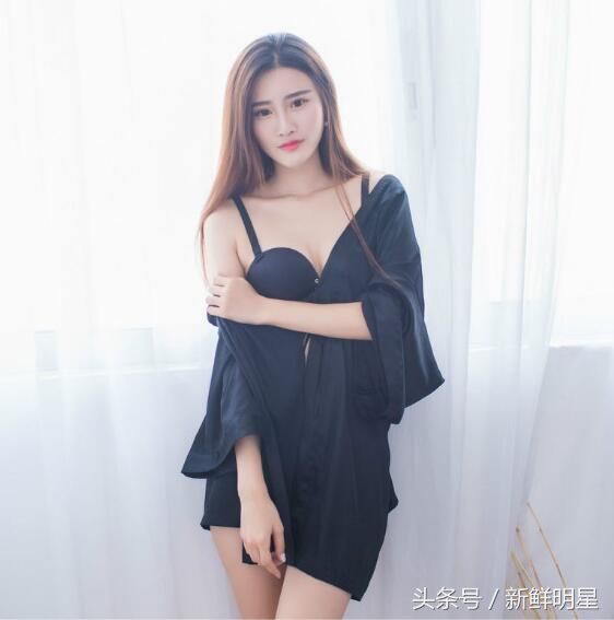 女神:家中释放天性，占尽风流