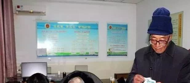 村干部高兴坏了！中央最新文件，2019年将增加农村干部福利